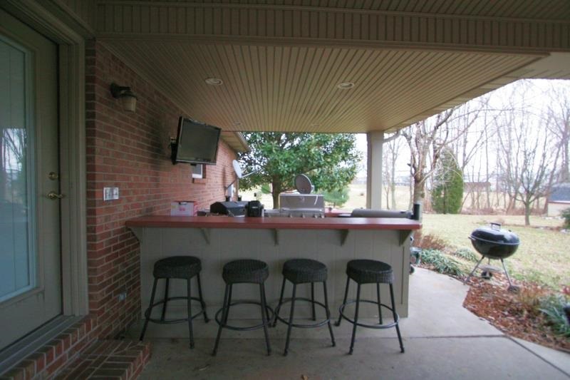 233 Cottonwood Ln, Jasper, IN 47546 photo 3