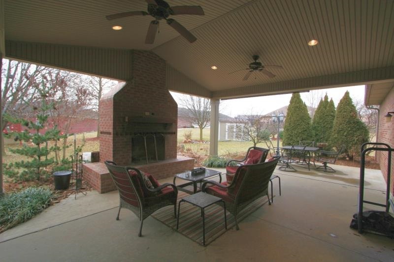233 Cottonwood Ln, Jasper, IN 47546 photo 4