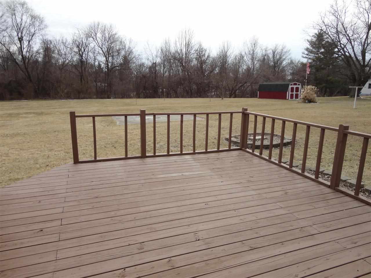 104 W Hancock Ave, Mitchell, IN 47446 photo 2