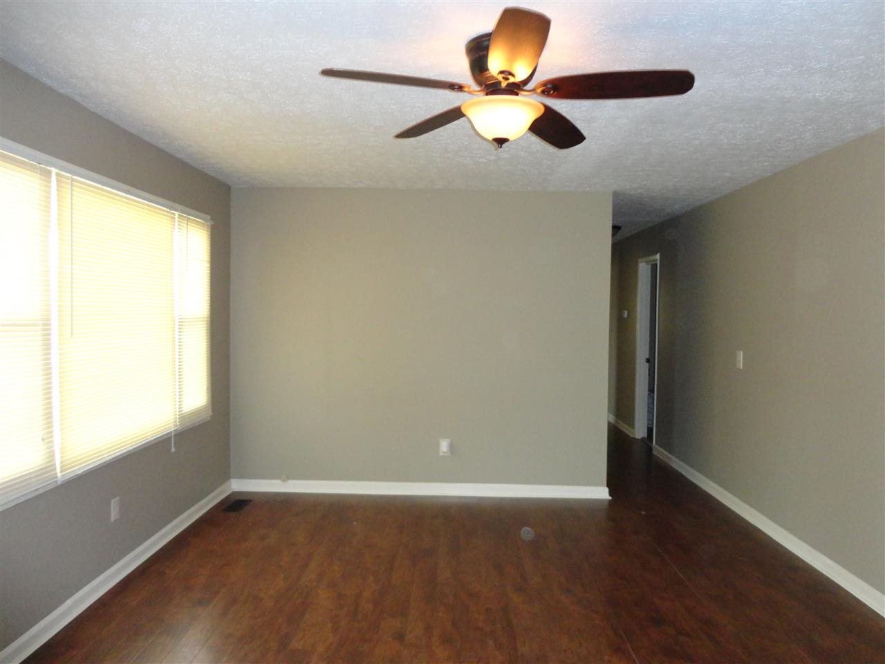 104 W Hancock Ave, Mitchell, IN 47446 photo 17