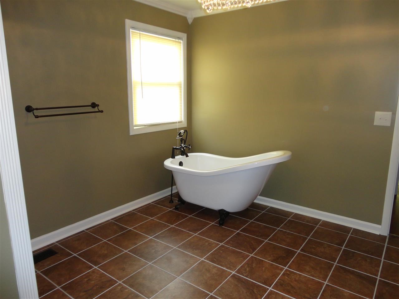 104 W Hancock Ave, Mitchell, IN 47446 photo 5