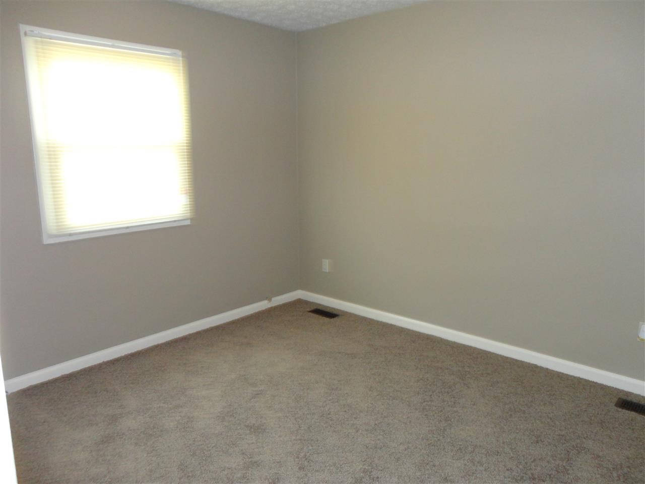 104 W Hancock Ave, Mitchell, IN 47446 photo 18