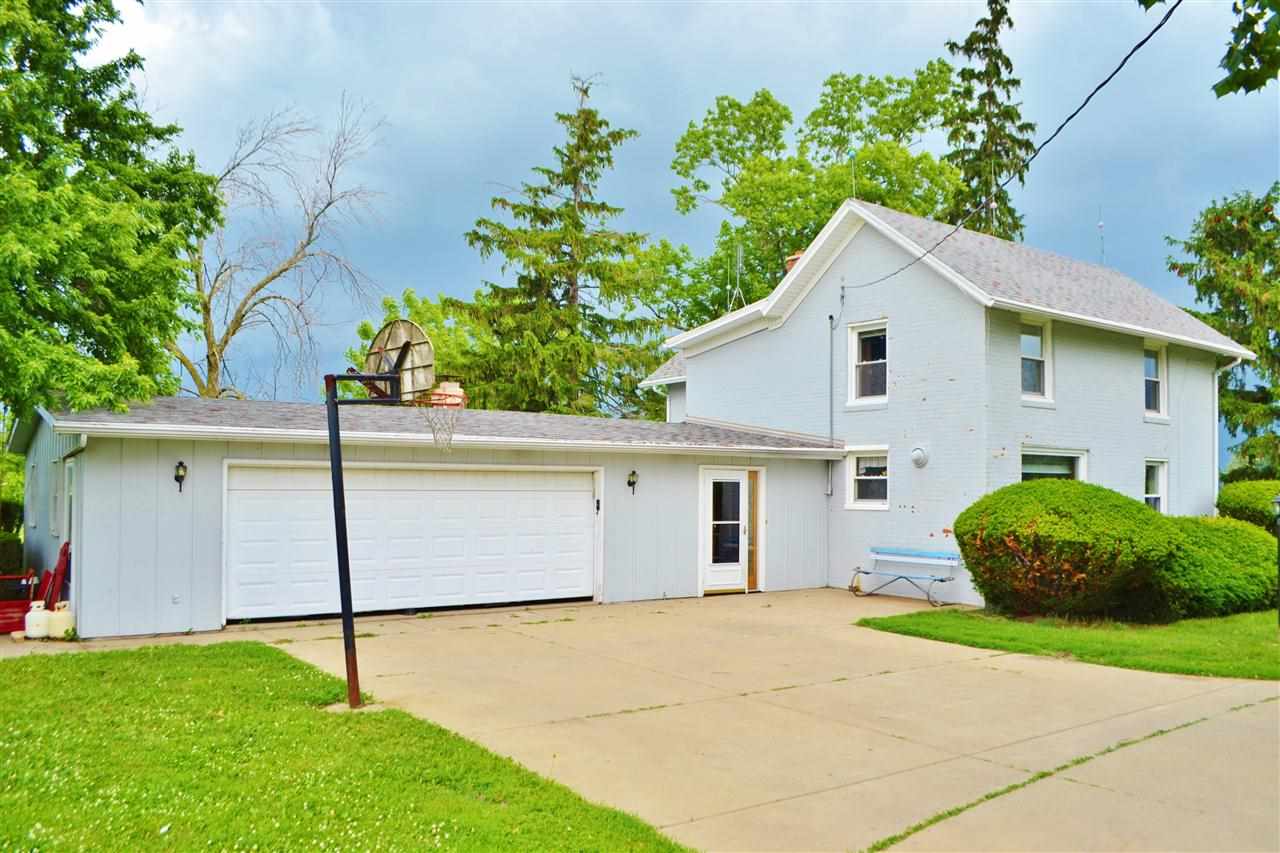 9313 Yellow River Rd, Fort Wayne, IN 46818 photo 2