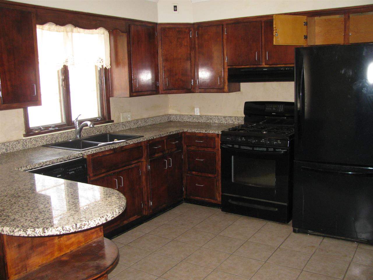 103 S Pearl St, Butler, IN 46721 photo 17