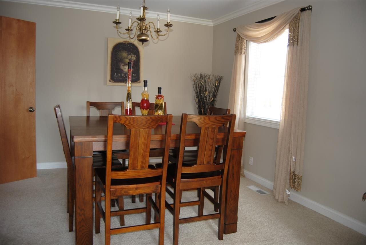 6406 Alameda Dr, Evansville, IN 47711 photo 4