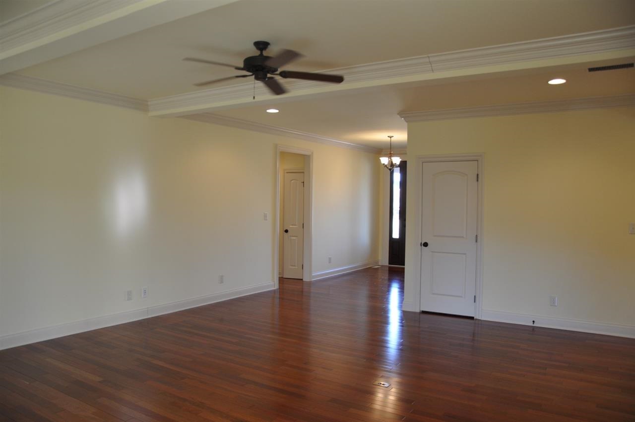 5599 Ashley Dr, Newburgh, IN 47630 photo 3