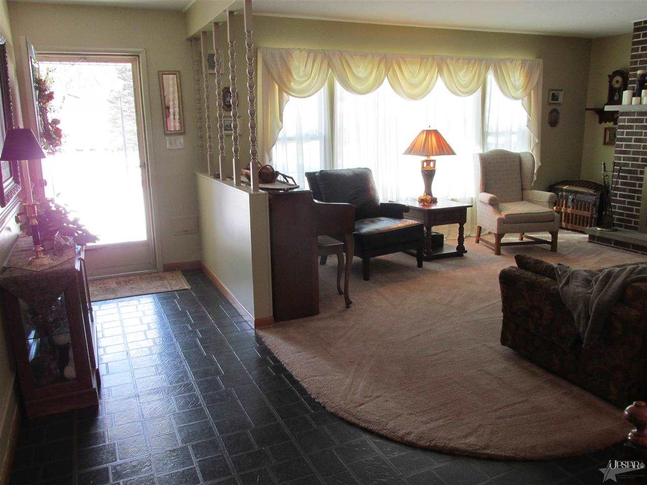 6515 Donna Dr, Fort Wayne, IN 46819 photo 3
