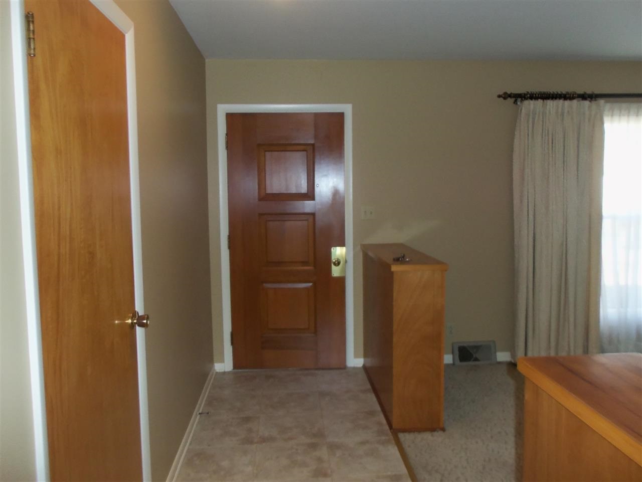 2112 Lakeview Dr, Washington, IN 47501 photo 3