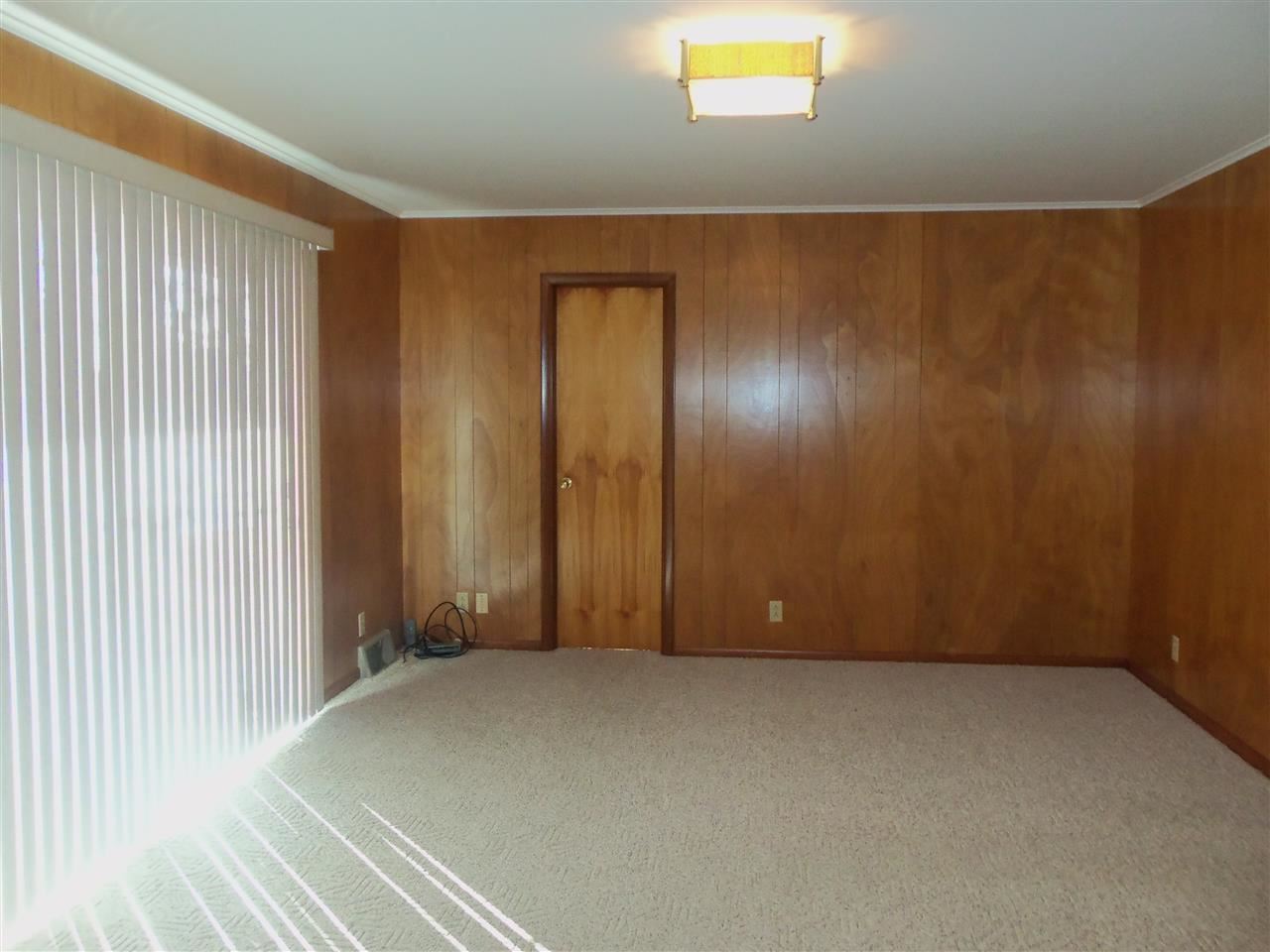 2112 Lakeview Dr, Washington, IN 47501 photo 4