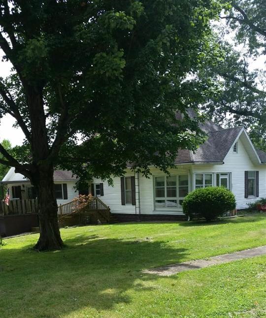 602 E Lafayette St, Winslow, IN 47598 photo 1