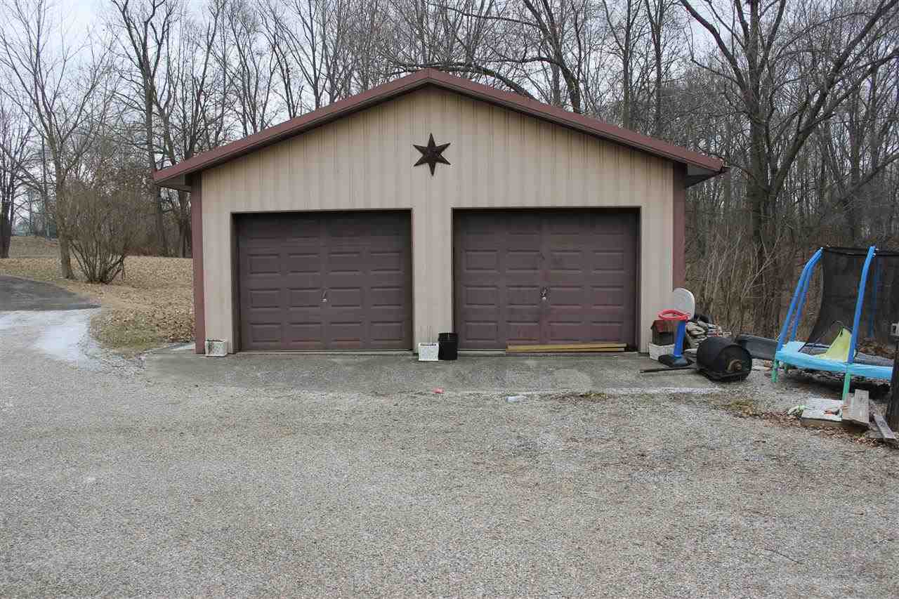 602 E Lafayette St, Winslow, IN 47598 photo 5