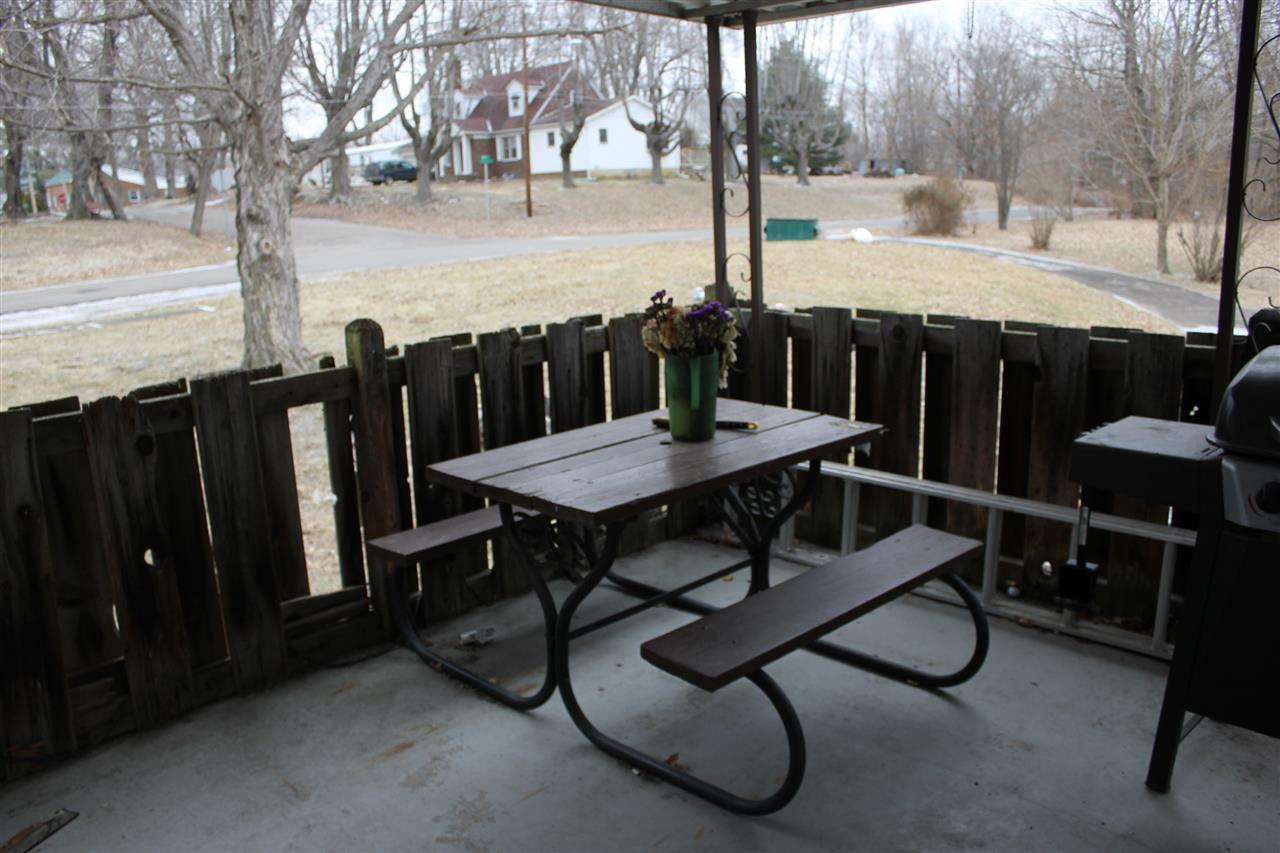 602 E Lafayette St, Winslow, IN 47598 photo 8