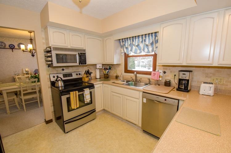 4049 Sampson St, South Bend, IN 46614 photo 3