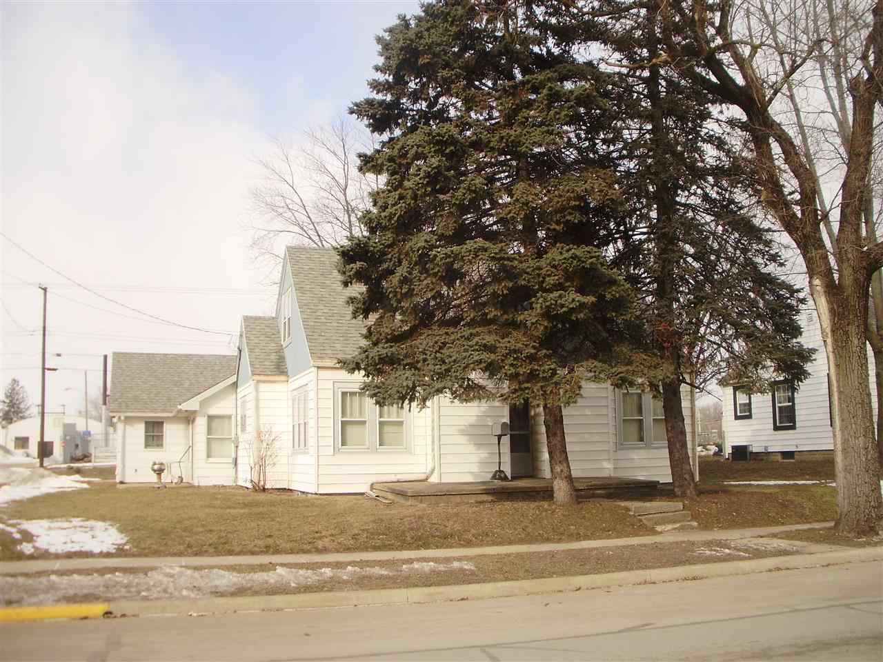 602 N Illinois St, Monticello, IN 47960 photo 1