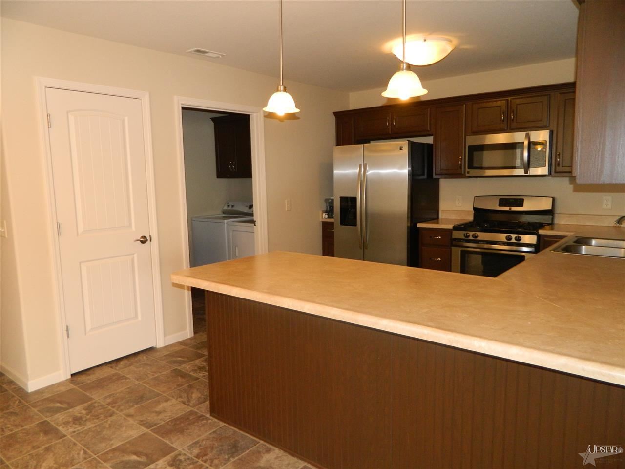 550 Deerfield Path, Warsaw, IN 46582 photo 3
