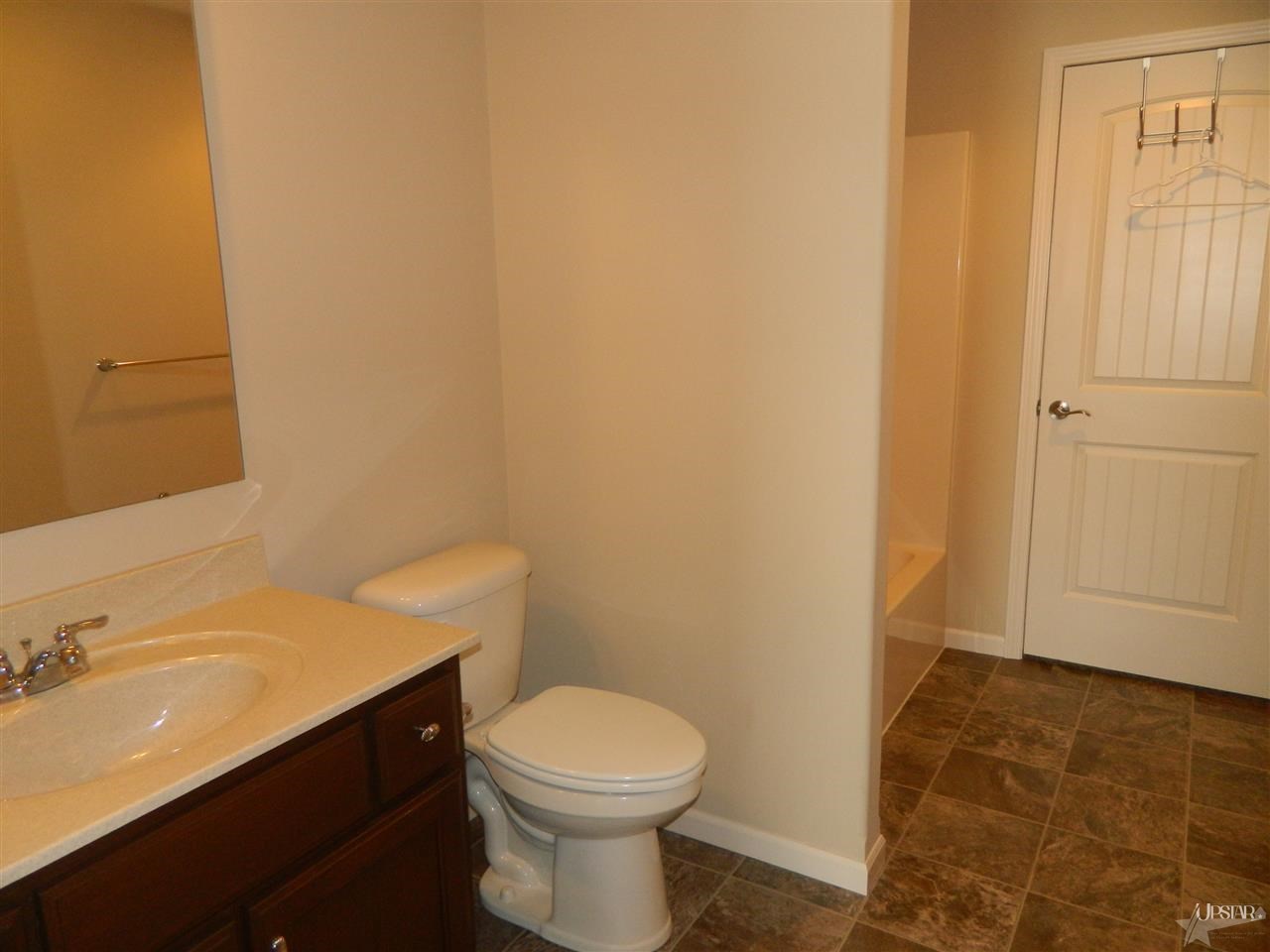 550 Deerfield Path, Warsaw, IN 46582 photo 8