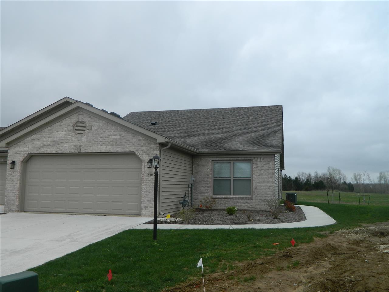 550 Deerfield Path, Warsaw, IN 46582 photo 1