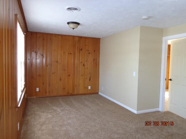105 E 9th St, North Manchester, IN 46962 photo 3