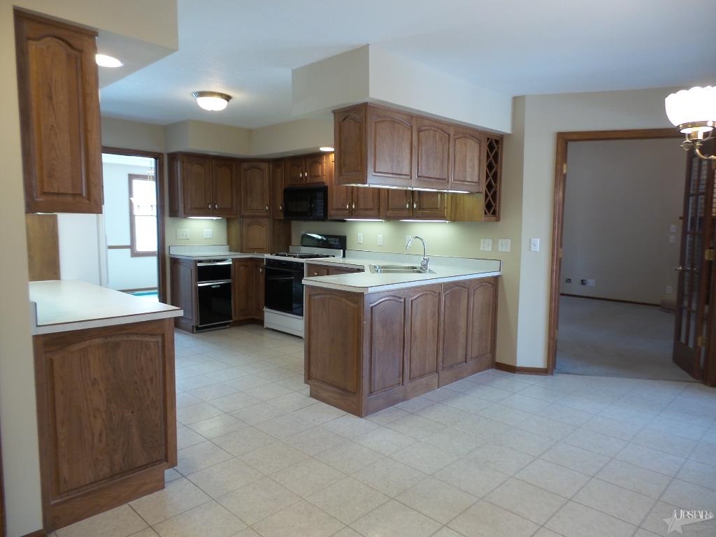 1920 Falconview Pl E, Fort Wayne, IN 46818 photo 5