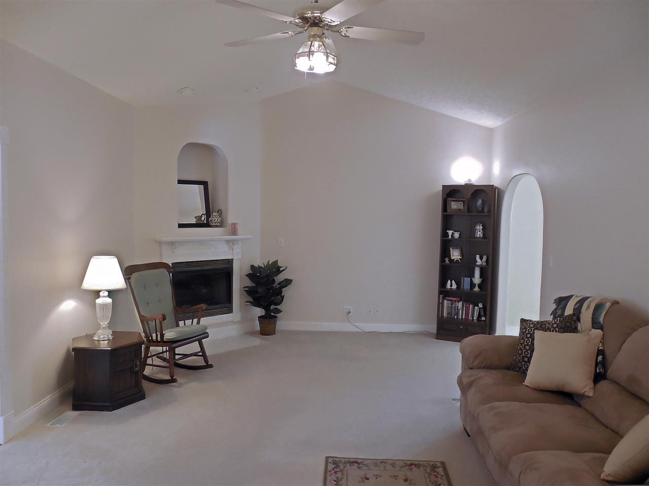 3200 Tiffany Ct, Evansville, IN 47711 photo 4