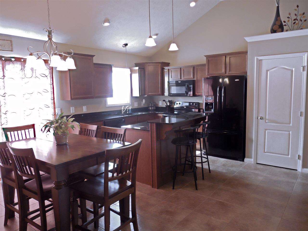 2535 Aruba Ct, Evansville, IN 47725 photo 6