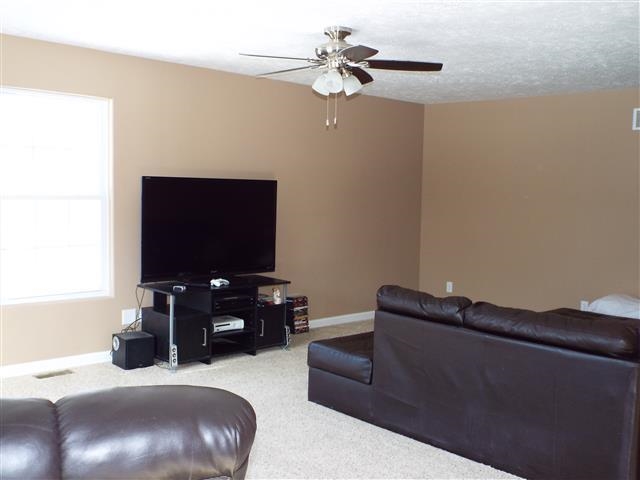 9925 Winyard Pl, Owensville, IN 47665 photo 11