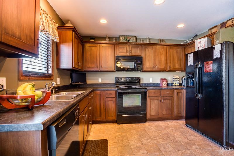 15497 Bears Breech Ct, Huntertown, IN 46748 photo 7