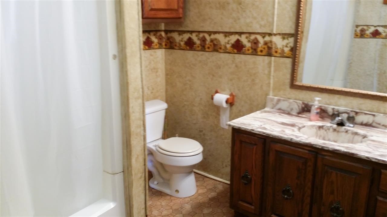 73 N Mcdonald Dr, Winchester, IN 47394 photo 6