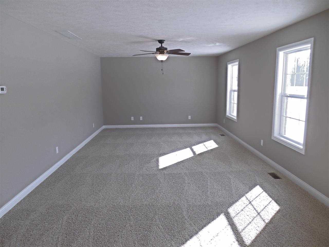 7626 Wisteria Ln, Evansville, IN 47720 photo 2