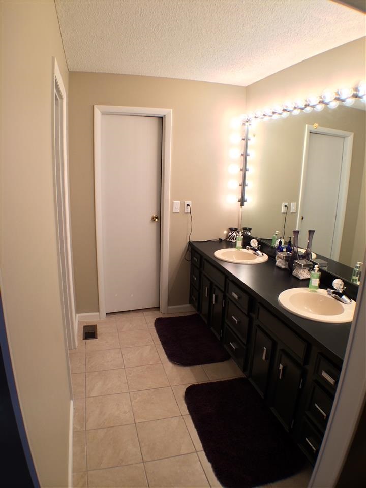 3540 W Johnson Cir, Muncie, IN 47304 photo 17