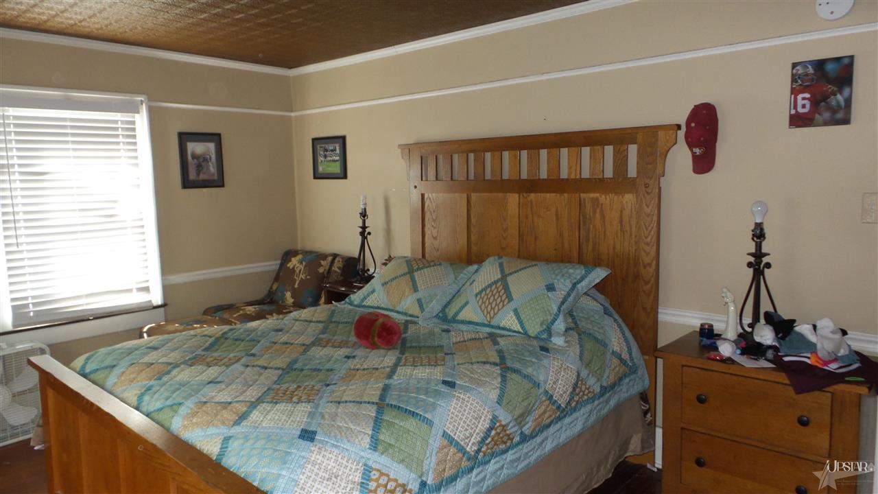 1004 S Randolph St, Garrett, IN 46738 photo 4
