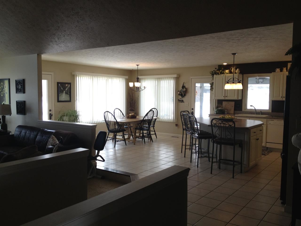 212 Cotswald Ct, Logansport, IN 46947 photo 4