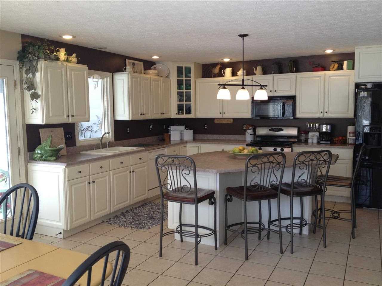 212 Cotswald Ct, Logansport, IN 46947 photo 8