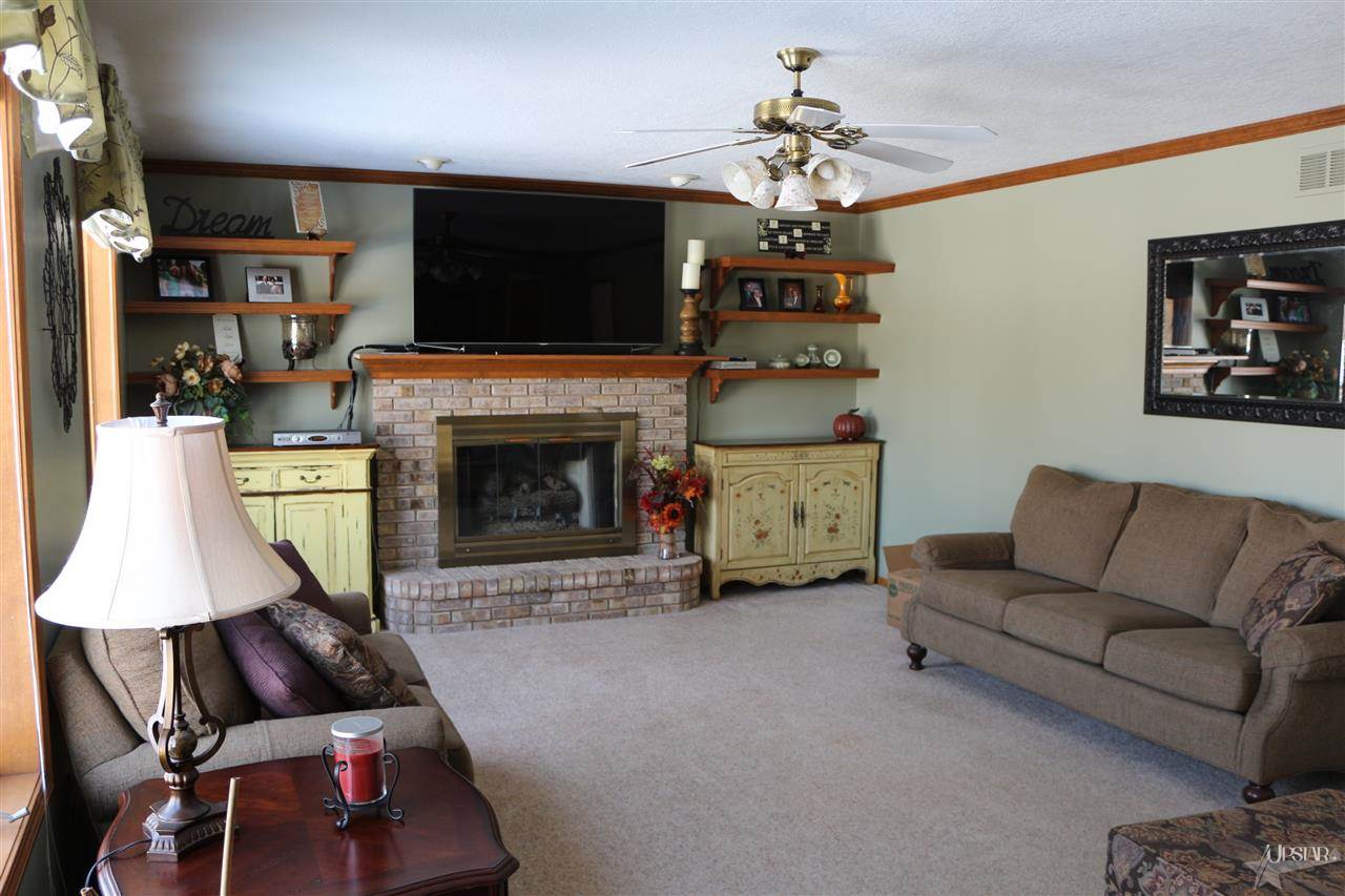 9112 Spring Forest Dr, Fort Wayne, IN 46804 photo 12