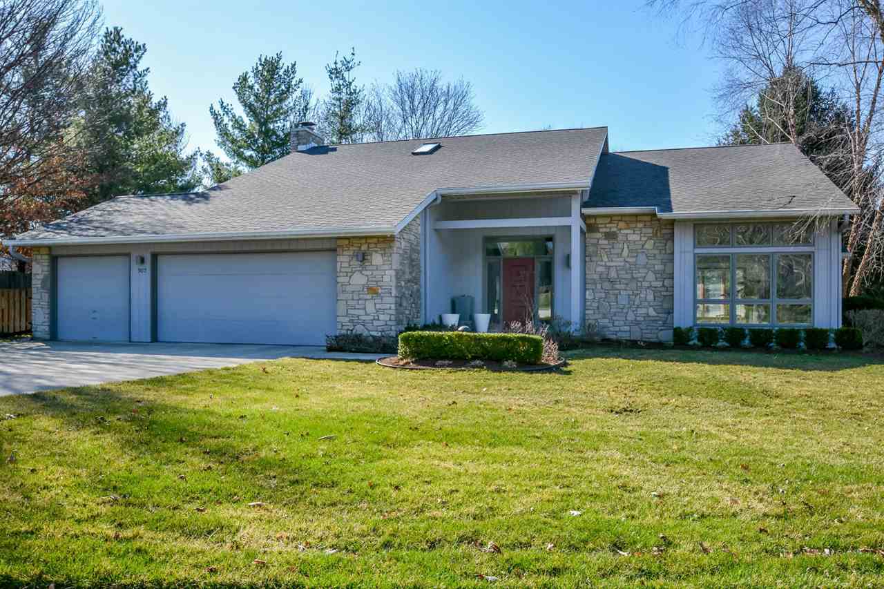 3102 E Diana Ct, Bloomington, IN 47401 photo 2