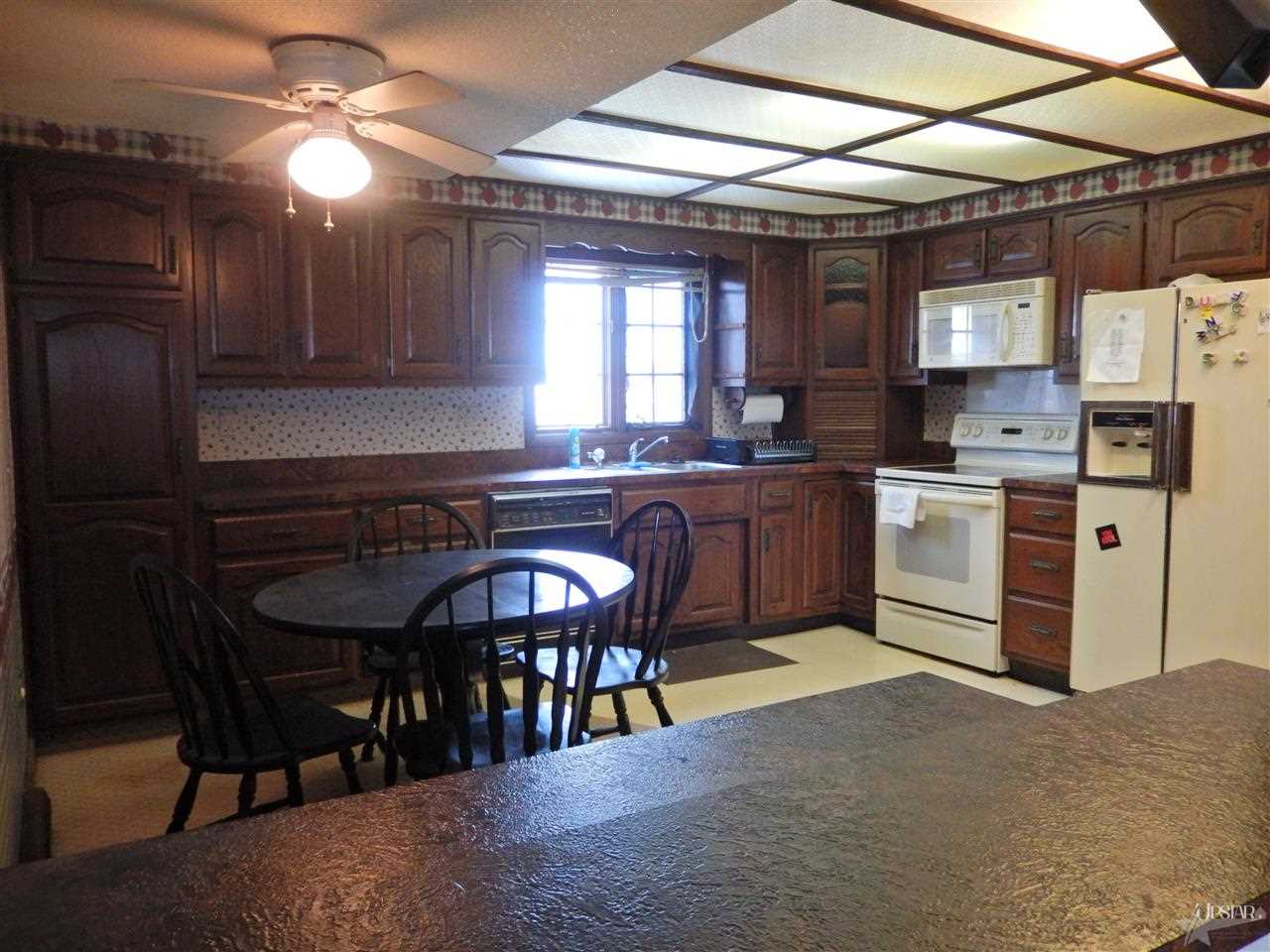 14636 Feichner Rd, Yoder, IN 46798 photo 4