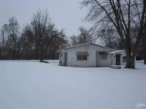2132 Trinity, Huntertown, IN 46748 photo 2