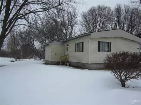 2124 Trinity, Huntertown, IN 46748 photo 2