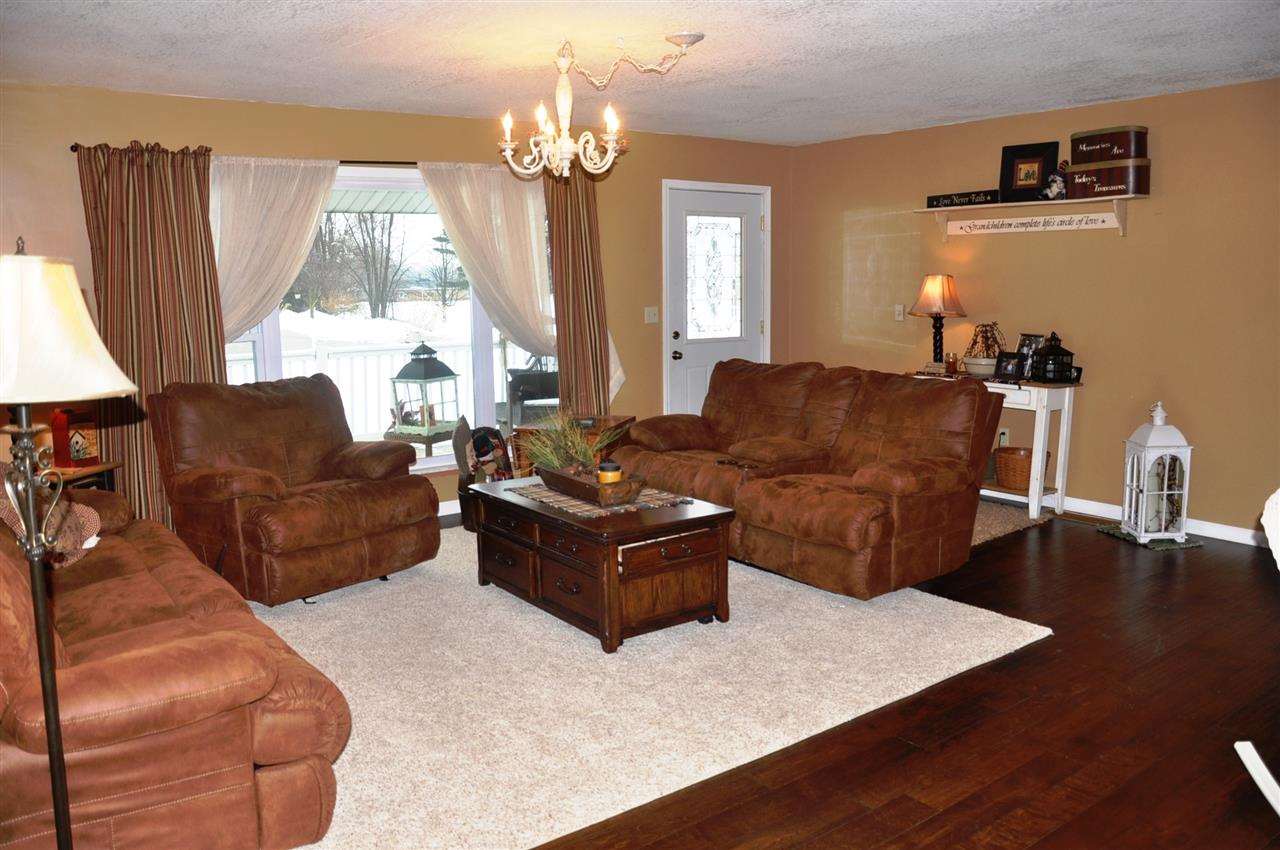 301 W North St, Lagrange, IN 46761 photo 12