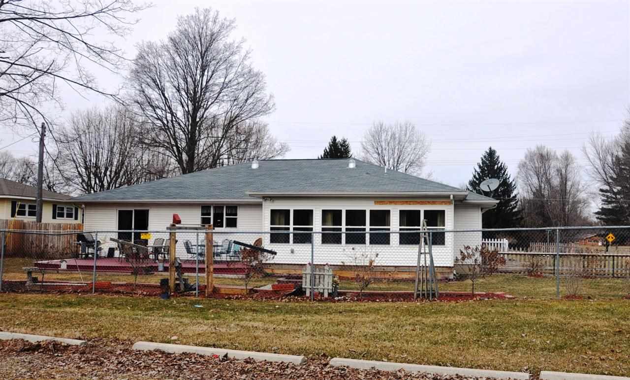301 W North St, Lagrange, IN 46761 photo 4