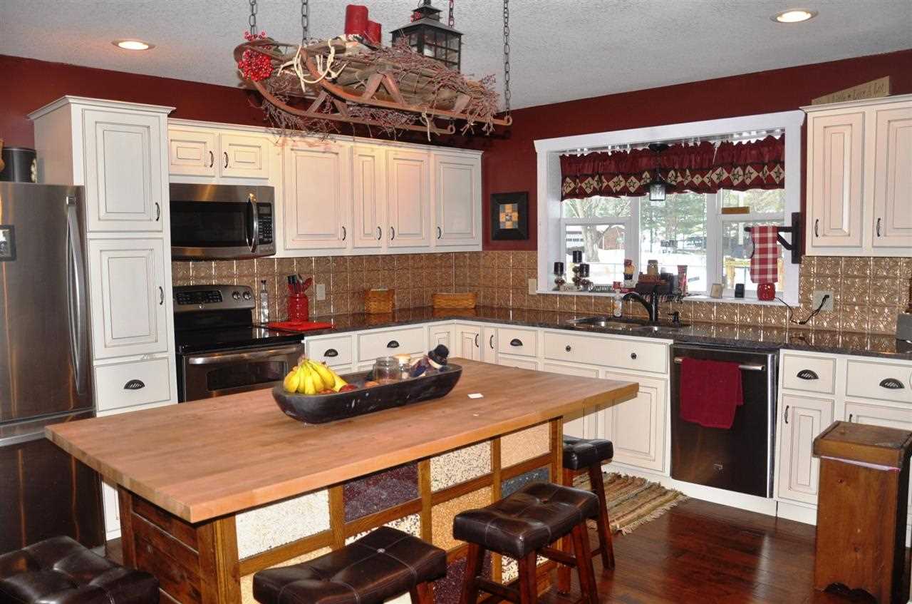 301 W North St, Lagrange, IN 46761 photo 8