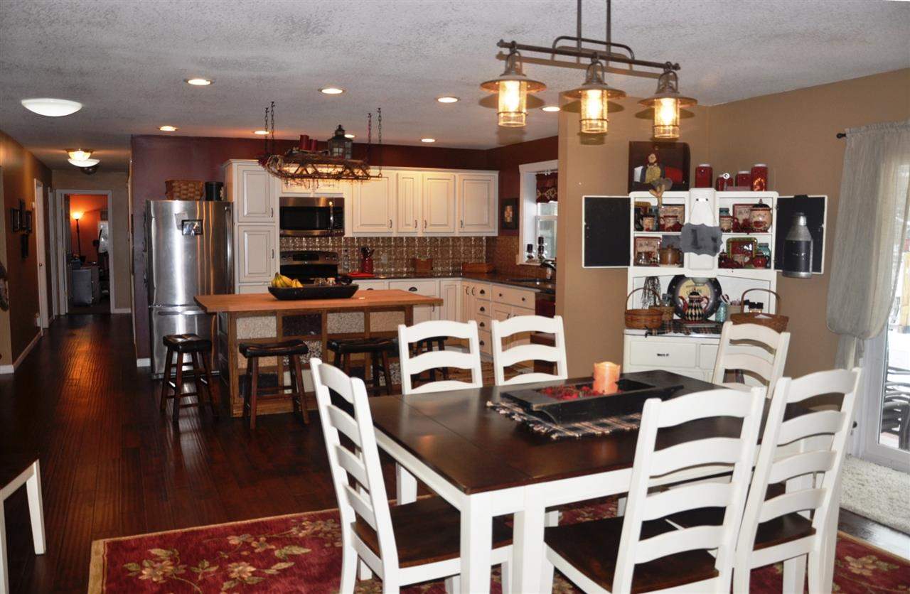 301 W North St, Lagrange, IN 46761 photo 7