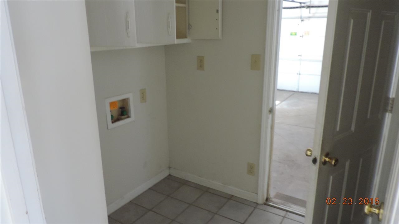 5590 S Burlington Dr, Muncie, IN 47302 photo 12
