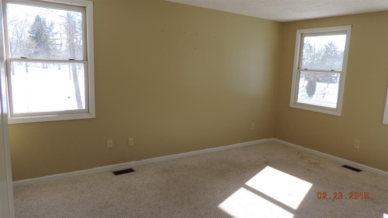 5590 S Burlington Dr, Muncie, IN 47302 photo 13