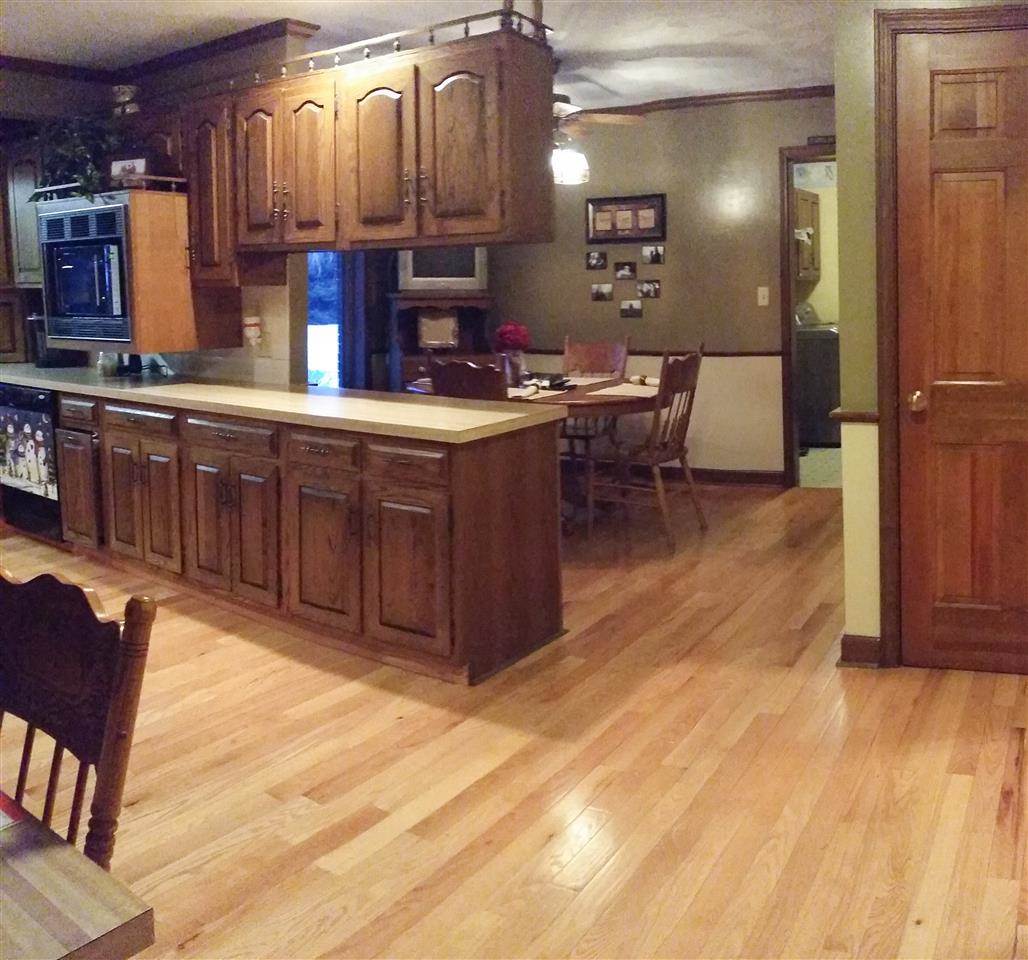 199 S Tamarac Dr, Winchester, IN 47394 photo 2