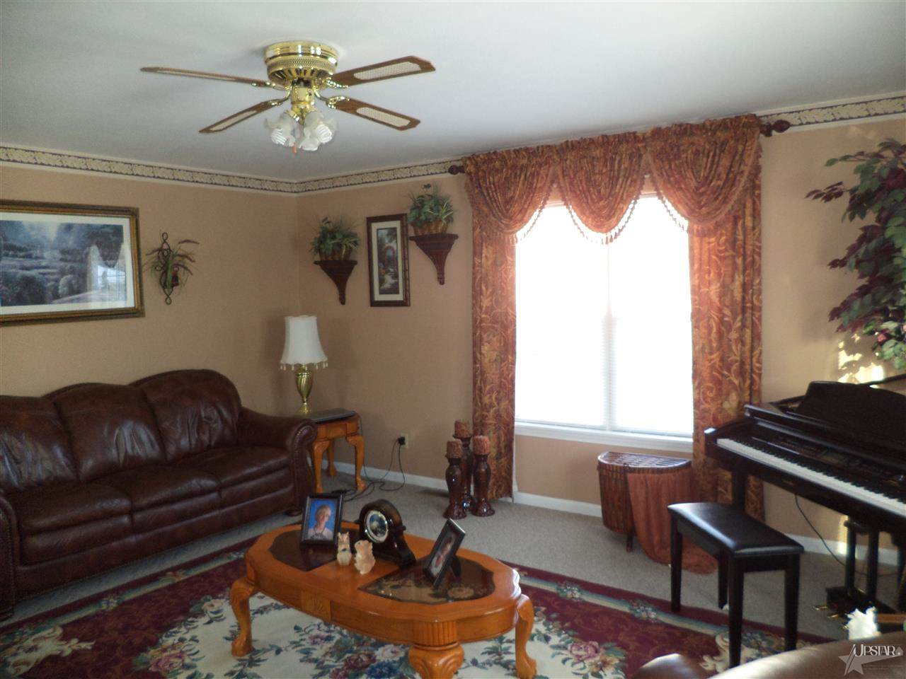 525 Van Gilst Dr, Goshen, IN 46528 photo 2