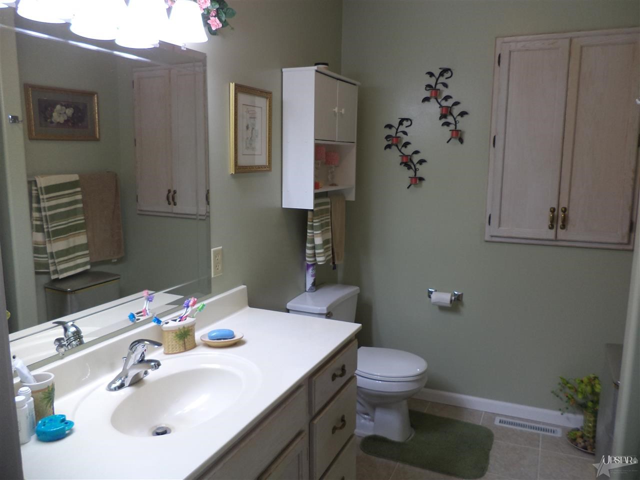 525 Van Gilst Dr, Goshen, IN 46528 photo 14