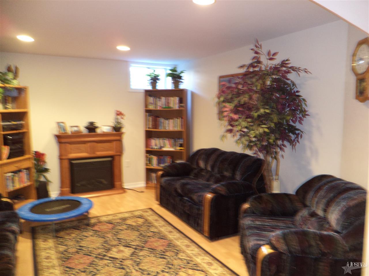 525 Van Gilst Dr, Goshen, IN 46528 photo 19