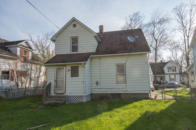 1705 Lane Ave, Elkhart, IN 46516 photo 3