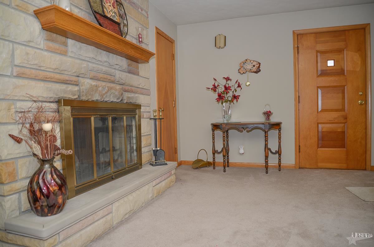 4333 Albert Dr, Fort Wayne, IN 46835 photo 3